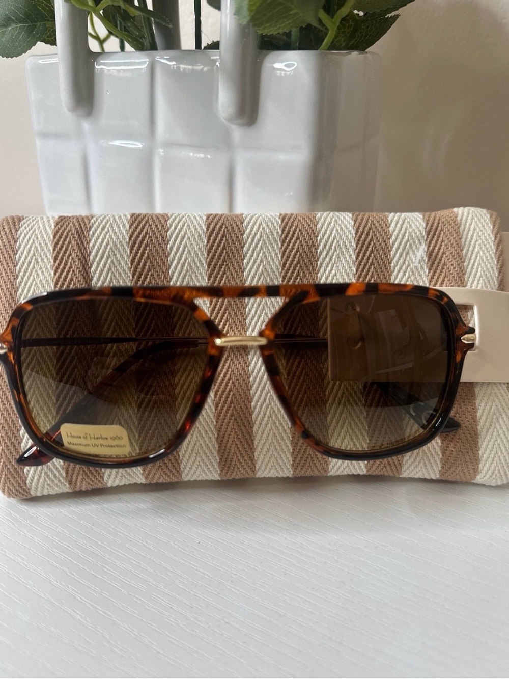 House of Harlow 1960 Tortoiseshell Brown Sunglasses
